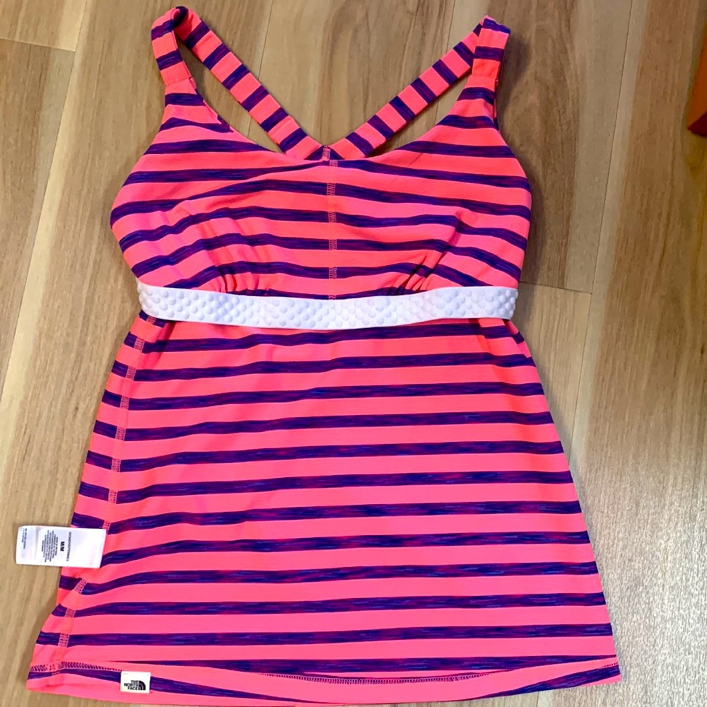 North Face top. Size M. - Picture 5 of 5